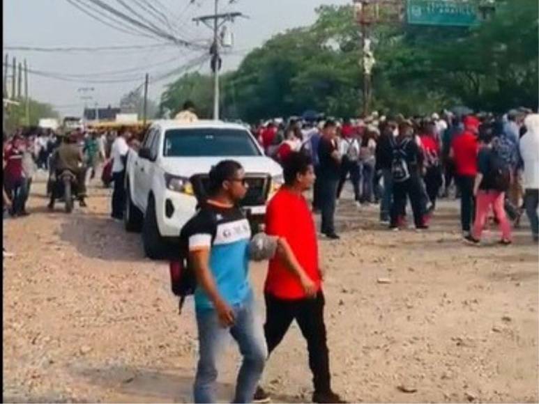 Obreros, profesionales y empleados en contra de la Ley de Reforma Tributaria: las imágenes que dejó la marcha en Choluteca