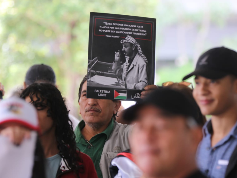 Palestinos residentes en Honduras protestan en la Embajada de Israel