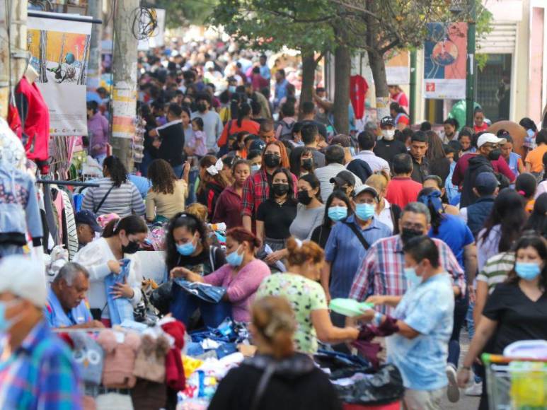 El movimiento comercial que deja la temporada navideña en el Paseo Liquidambar de la capital