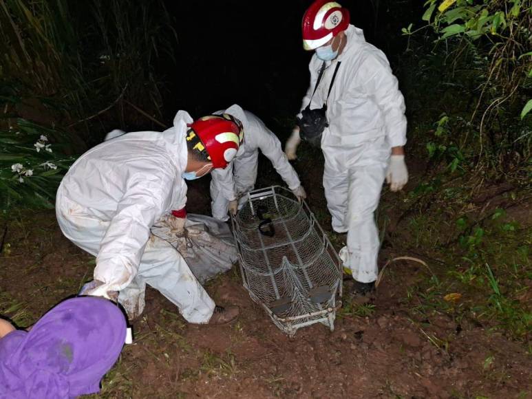 Semienterrado encuentran el cadáver de una mujer en Santa Bárbara