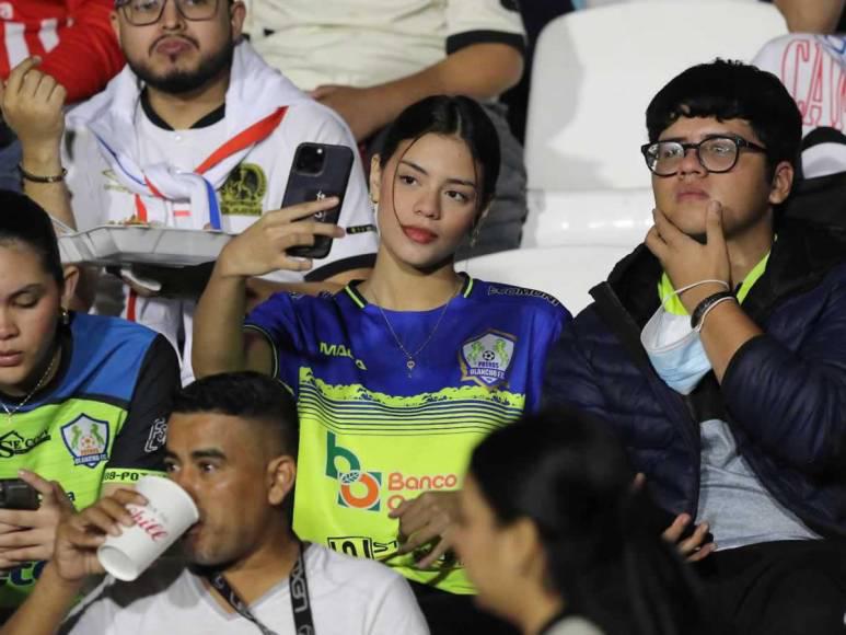 Bellas damas engalanaron el Olancho FC vs Olimpia: Esposa de futbolista causó furor