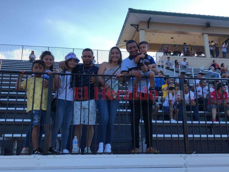 Carnaval blanco, leyenda invitada y ambientazo: Así se vivió el inicio de pretemporada de Olimpia en EEUU