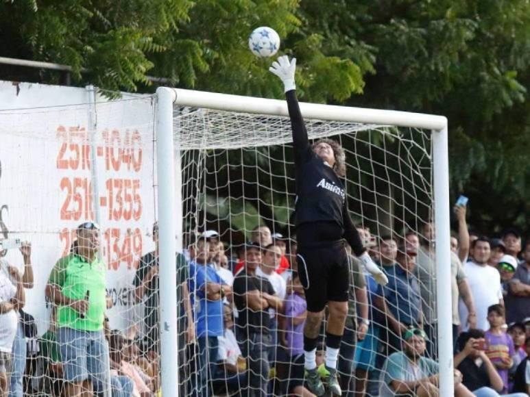 Así lucen actualmente los exfutbolistas de Honduras: Están jugando en la Liga de Veteranos