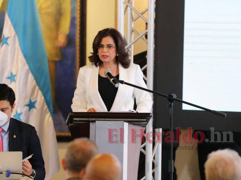 Las cifras reveladas en primer informe financiero de situación del Estado (FOTOS)