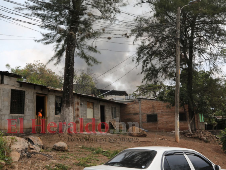 Las impactantes imágenes que dejó incendio de vivienda en Tegucigalpa