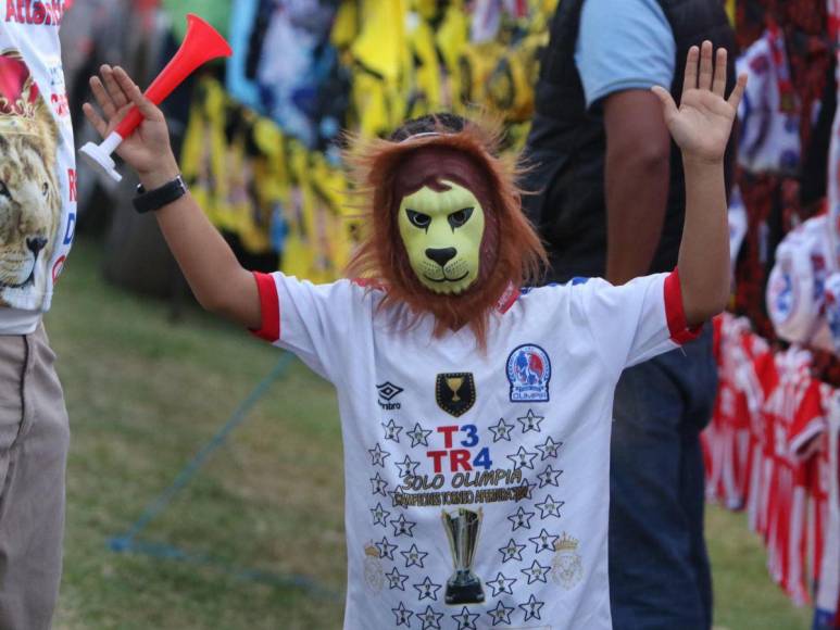 ¡Estadio dividido! Así se vive el ambiente del Olimpia-Génesis por la ida