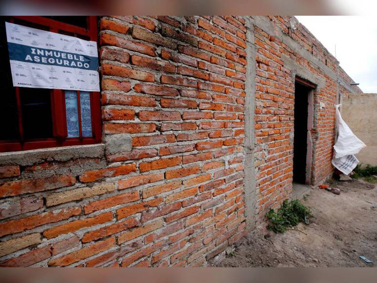 Manos marcadas en la pared: así es la casa donde habrían matado a cinco jóvenes desaparecidos en Jalisco