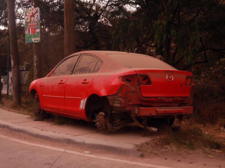 Baches, tierra y polvo: inicia la compactación para la nueva carretera de la salida a Olancho