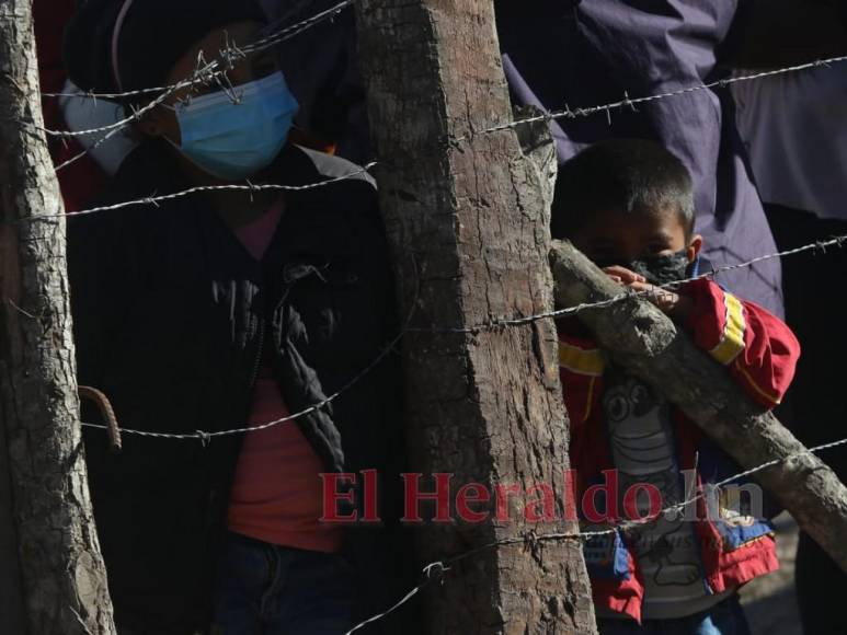 Llanto, confusión y fuerte contingente policial en desalojo a comunidad lenca de Tierras del Padre