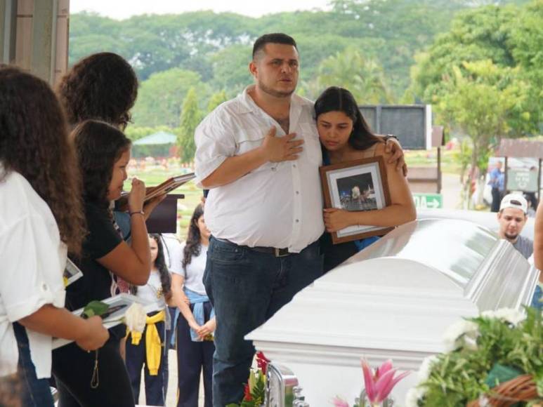 Fotos del funeral de Michelle Viera: estuvo 13 días en coma tras accidente en San Pedro Sula