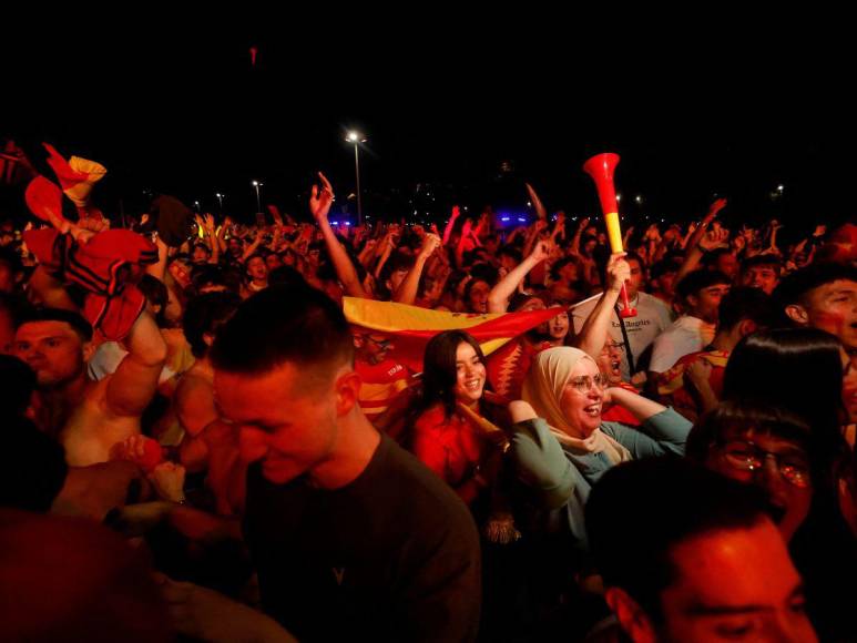 Algarabía y fuegos artificiales: así celebraron en España el triunfo en la Eurocopa 2024