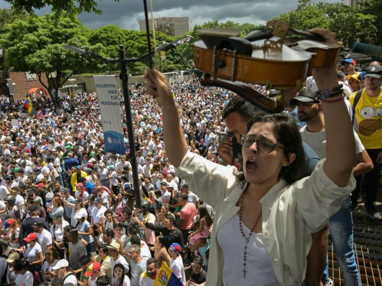 Oposición venezolana mantiene protestas, a pesar de las amenazas de cárcel de Maduro