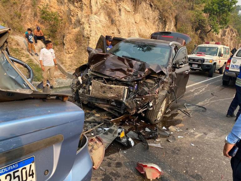 Destrozos y luto: el accidente que cobró la vida de una familia en cuesta de La Virgen