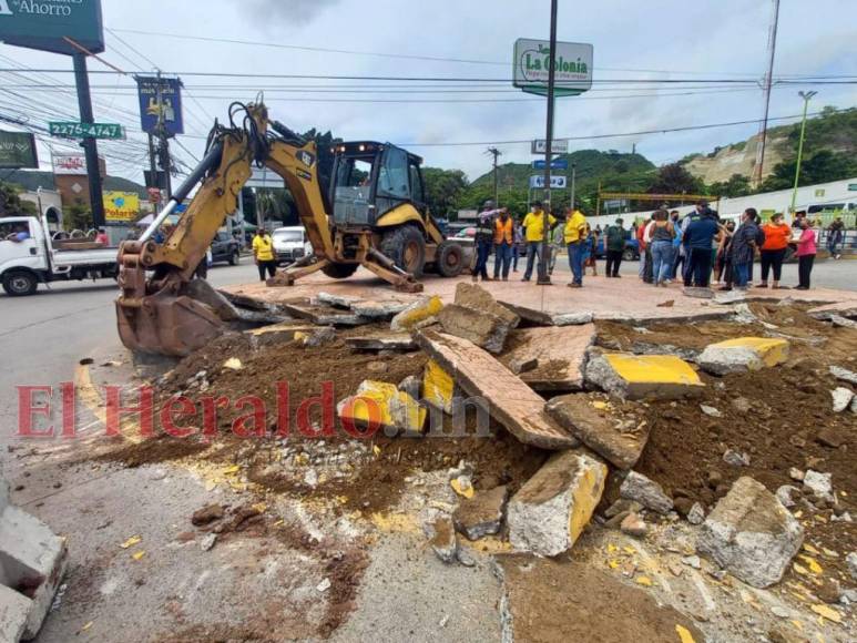 ¿Por qué se destruyó la rotonda de Loarque, en la salida al sur de la capital?