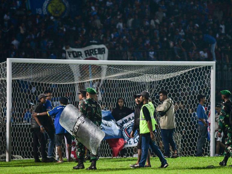 Narran el horror de la estampida que dejó más de 120 muertos en estadio de Indonesia