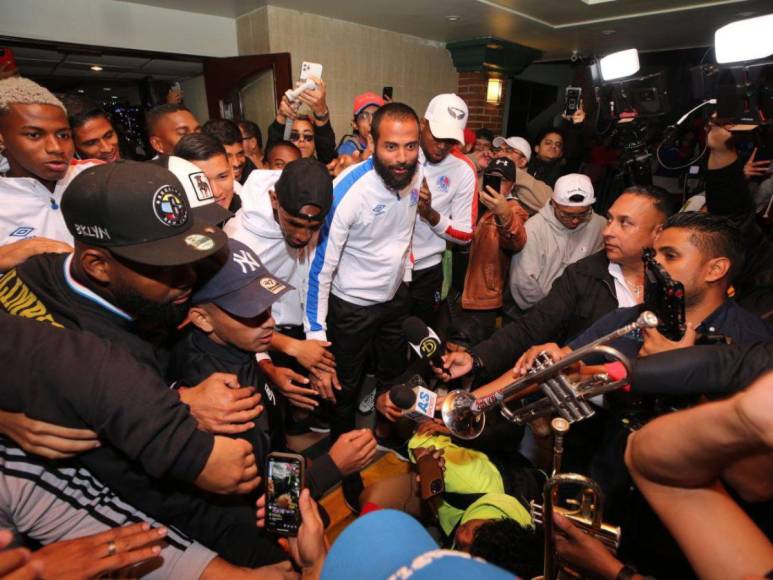 El banderazo en concentración de Olimpia previo a final ante Motagua