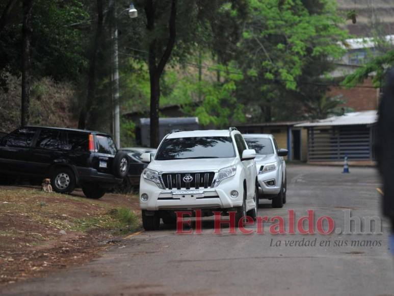 Familia de expresidente Hernández llega a los Cobras, en la que sería su última visita (Fotos)