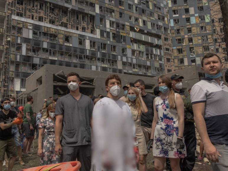 Las fotos más impactantes del bombardeo ruso al Hospital de niños en Kiev, Ucrania