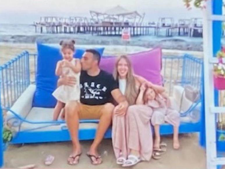 “Son solo bebés”: Padre israelí relata el horror de ver a su familia como rehén en video de Hamás