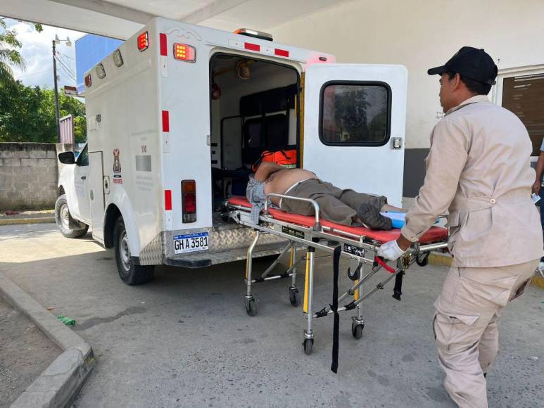 Las imágenes del fuerte choque entre bus y taxi en Cortés que segó una vida; hay un herido en el hospital