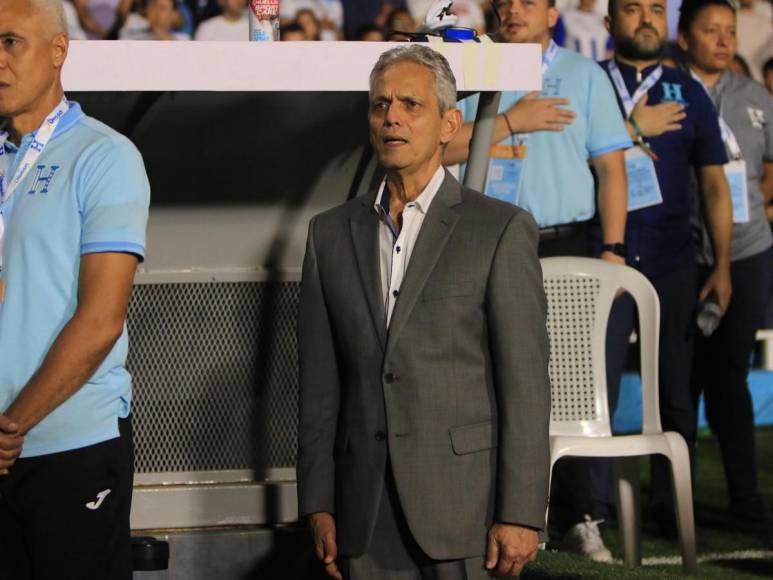 Así vivió el profesor Reinaldo Rueda la primera parte del Honduras vs Granada