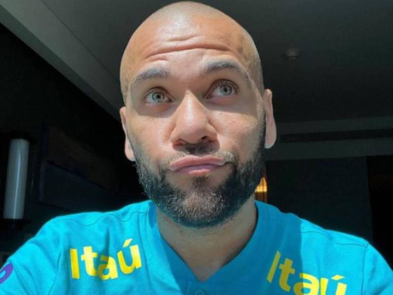 “Aceptaré lo que venga, no me asusta nada”: Dani Alves se pronuncia desde la prisión mientras su abogado prepara “maniobra” en su caso