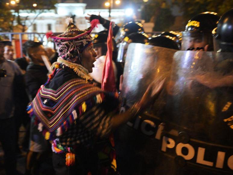 Piden cierre del Congreso y renuncia de Boluarte: imágenes de las protestas en Perú