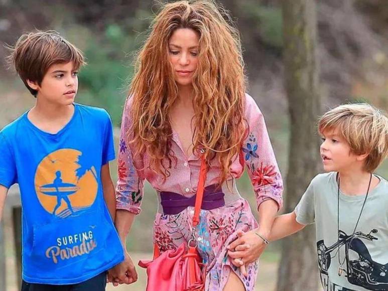 “Papá está todo el día con su celular”: La razón por la que Shakira podría solicitar la custodia completa de Milan y Sasha