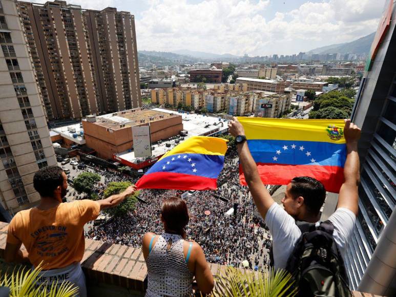 Venezolanos vuelven a las calles e intensifican rechazo al triunfo de Maduro