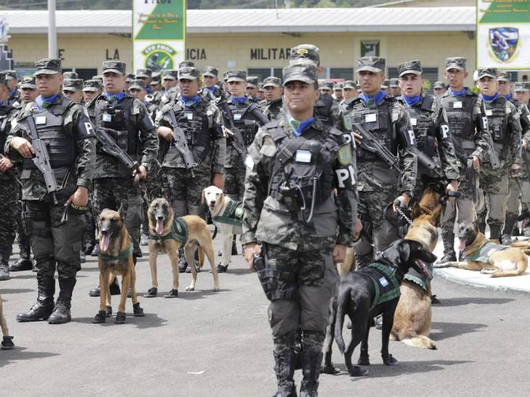 Con demostración de destrezas y entrega de reconocimientos, homenajean a la Policía Militar por su 11 aniversario