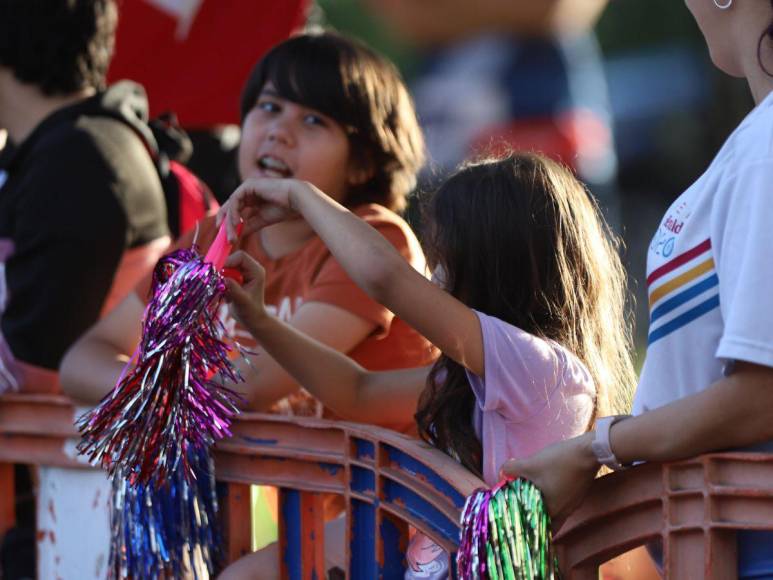 Familias y pequeños se hacen presente a la Vuelta Ciclística 2023