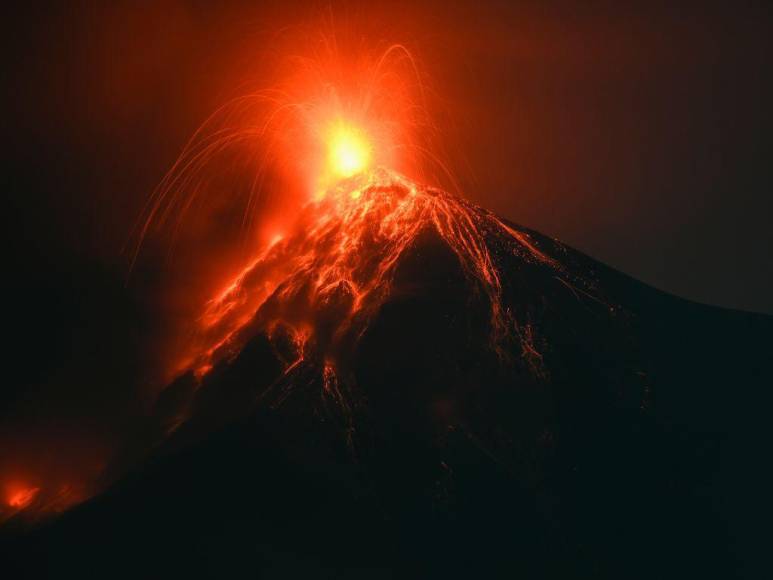 Nubes de alta temperatura y cenizas dispersas: Efectos de la erupción del volcán de Fuego en Guatemala