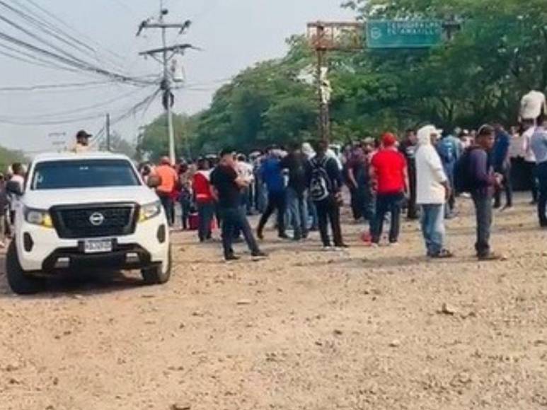 Obreros, profesionales y empleados en contra de la Ley de Reforma Tributaria: las imágenes que dejó la marcha en Choluteca