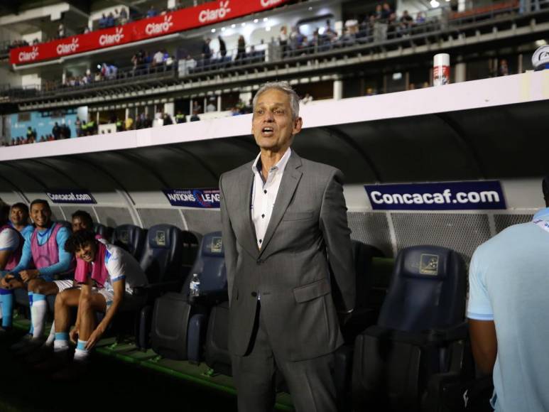 Así vivió el profesor Reinaldo Rueda la primera parte del Honduras vs Granada