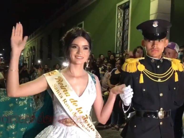 “Hace tiempo miraba la TV y pensaba si algún día podría modelar”: Digna Mejía, reina de belleza con discapacidad auditiva, al ser coronada en Copán