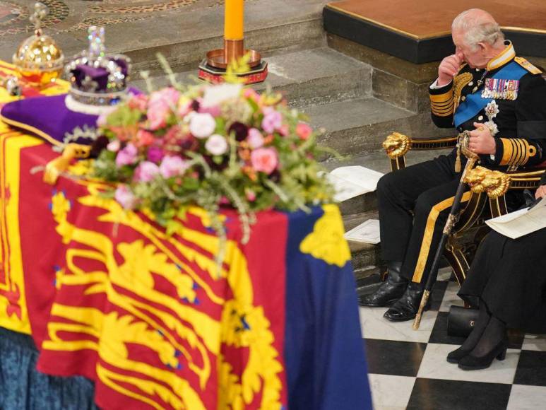 Lágrimas, dolor y una memorable despedida: así se vivió el funeral de la reina Isabel II