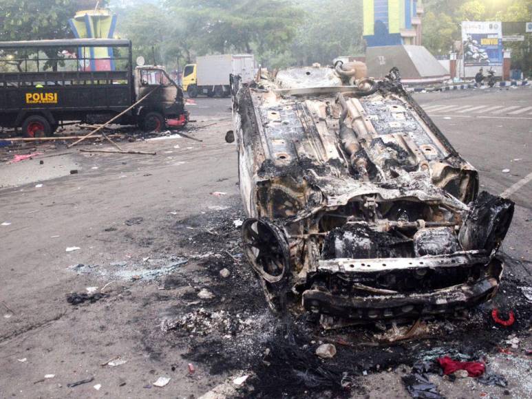 Narran el horror de la estampida que dejó más de 120 muertos en estadio de Indonesia