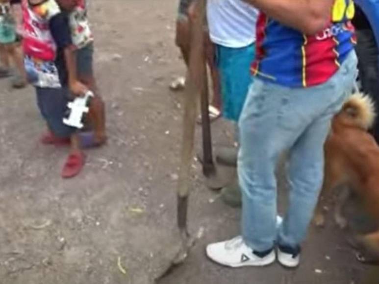 Tras más de 48 horas, desentierran y trasladan a Medicina Forense a joven asesinada en colonia El Progreso en la capital