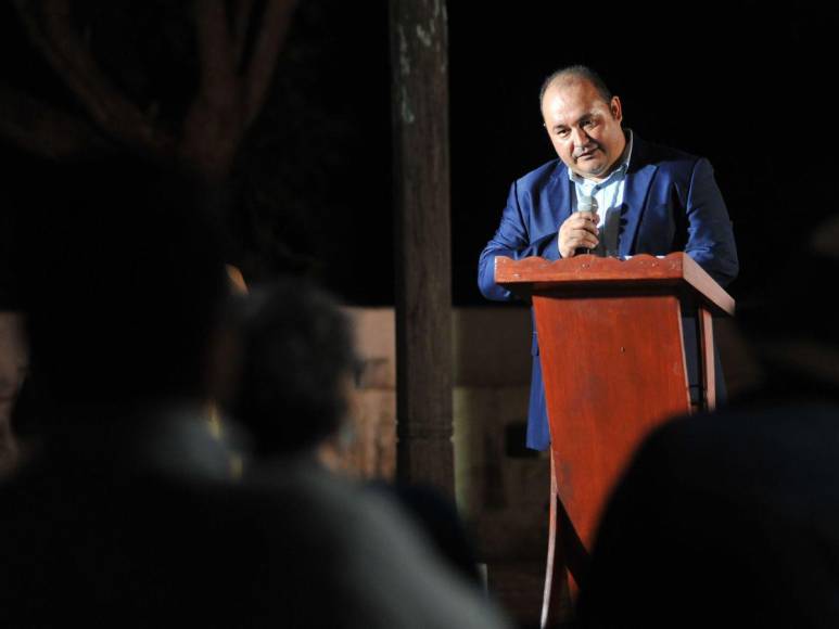 Así fue el inicio del Festival de Los Confines, un tributo a la poesía