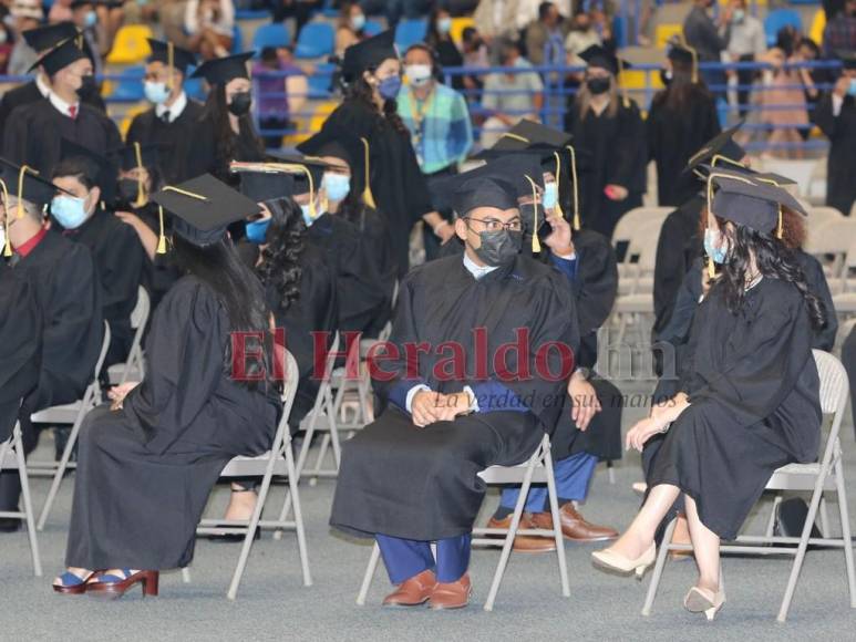 UNAH celebra primeras graduaciones con ceremonia tras dos años de pandemia (FOTOS)