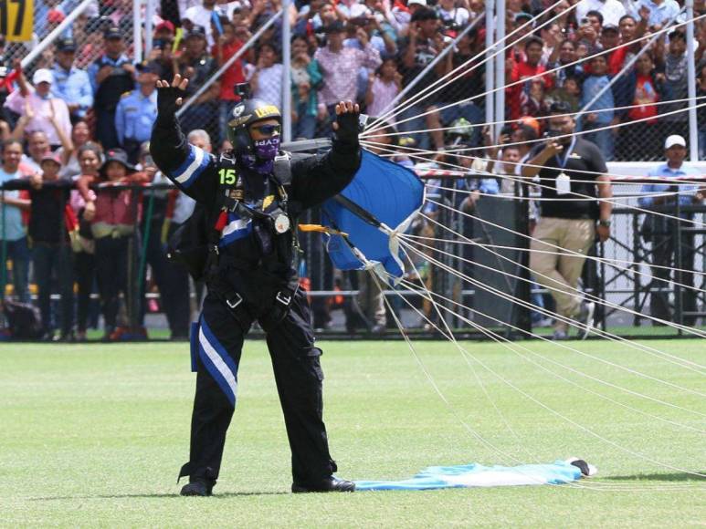 Las mejores imágenes que dejó la celebración del 202 aniversario de Independencia