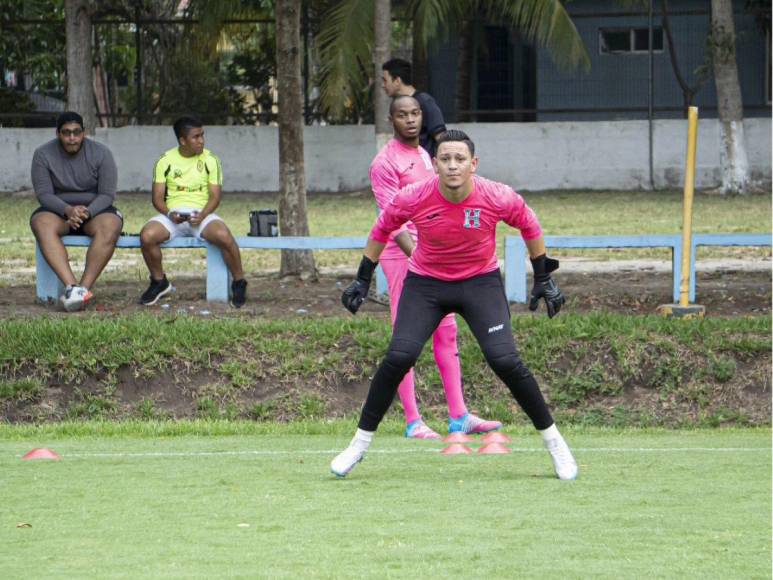 Jugador de Honduras es acusado de amaño de partidos y su equipo le rescinde contrato