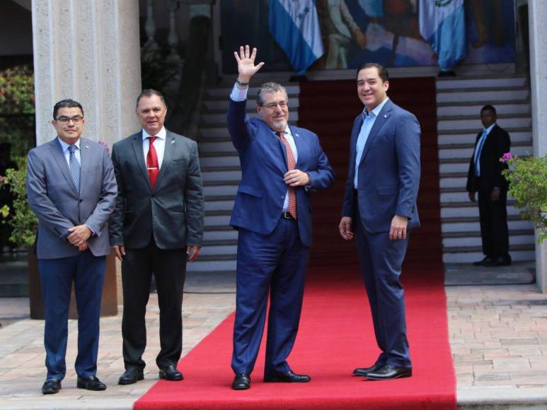 ¿En qué concluyó la visita del presidente electo de Guatemala a Honduras?