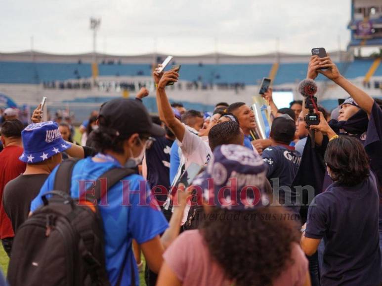 ¡Celebración Azul en el Olímpico! El festejo de los jugadores y afición del Motagua por la copa 18