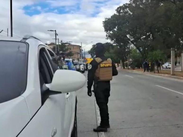 Máquinas especiales y presencia policial: se mantienen masivos operativos en las calles capitalinas