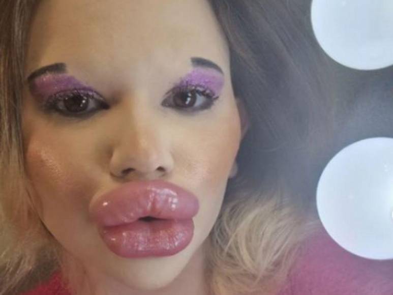 Andrea Ivanova, la mujer con los labios más grandes del mundo