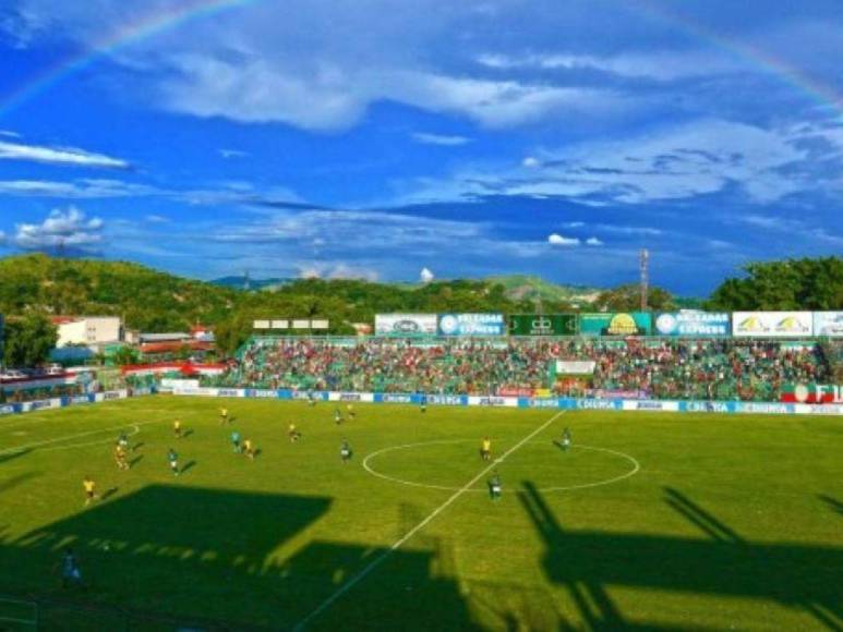 Marathón sorprende con reparación de cancha del estadio Yankel Rosenthal