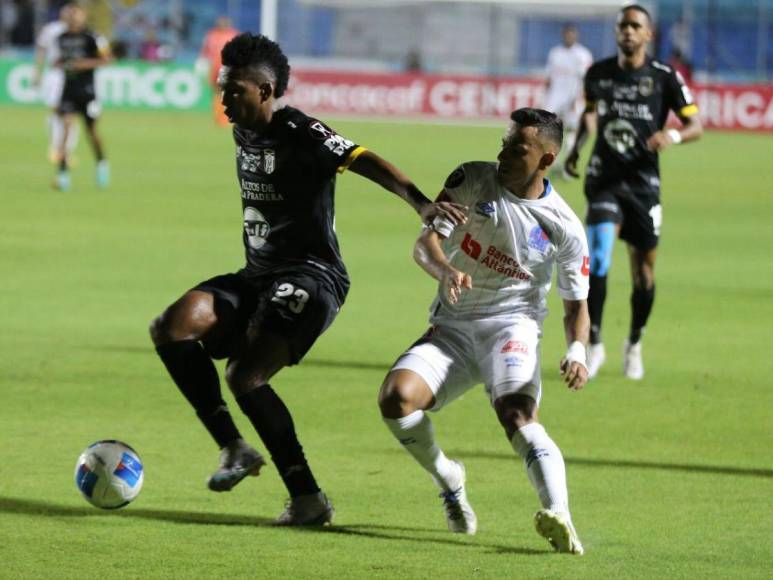 Olimpia arrasa tranquilamente contra el CAI ganando 3-0 en la Copa Centroamericana