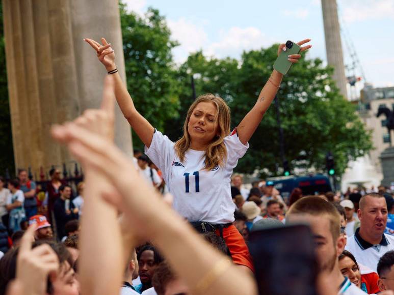 España vs Inglaterra: bellas aficionadas engalanan la final de la Euro 2024