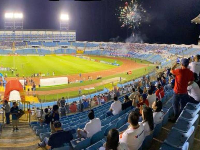 Poca afluencia en el estadio Olímpico dos días después de actos violentos que dejaron una niña muerta